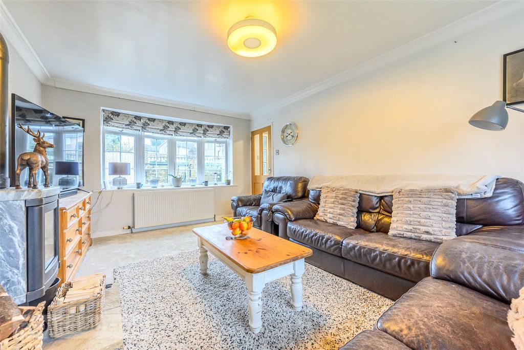 Property photo 2 of 27 Picture No. 44