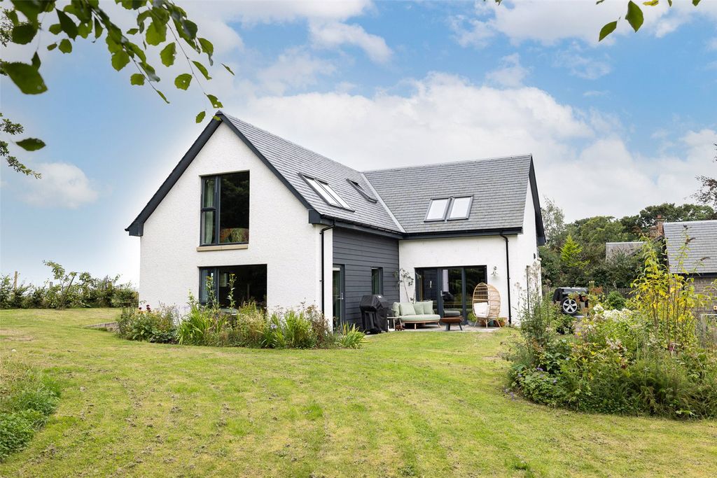 Property photo 1 of 29 External