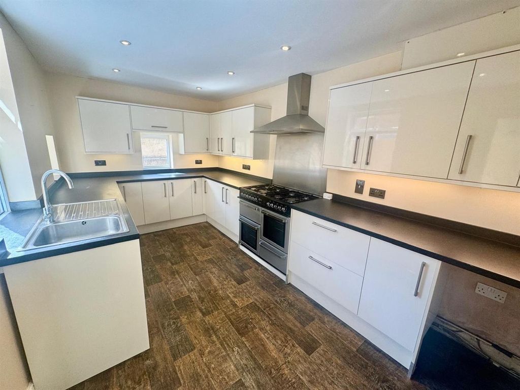 Property photo 3 of 12 4.Jpg