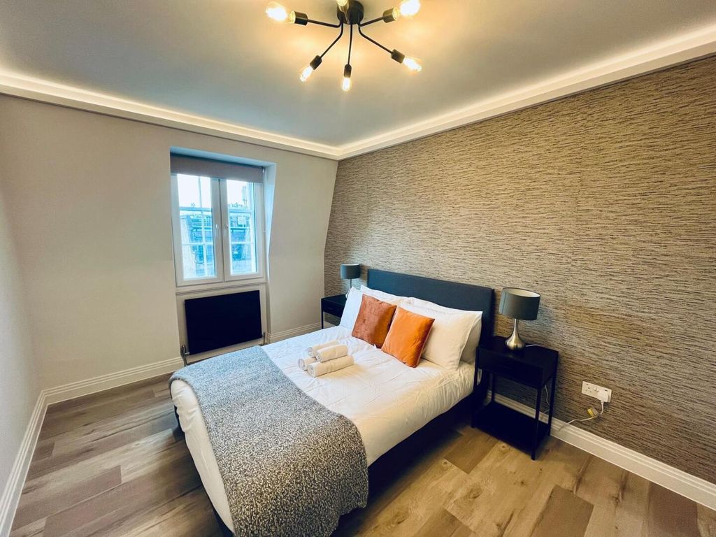 Property photo 3 of 8 Bedroom