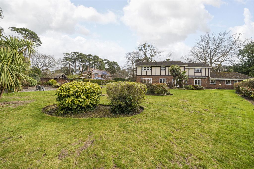 Property photo 2 of 18