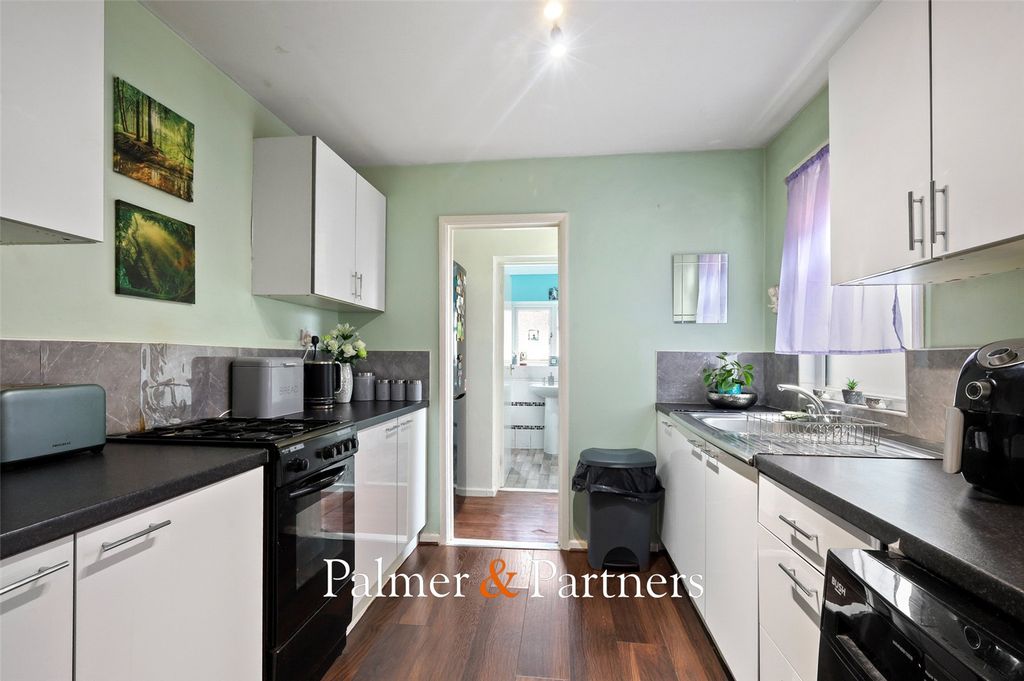 Property photo 2 of 11 Picture No. 14