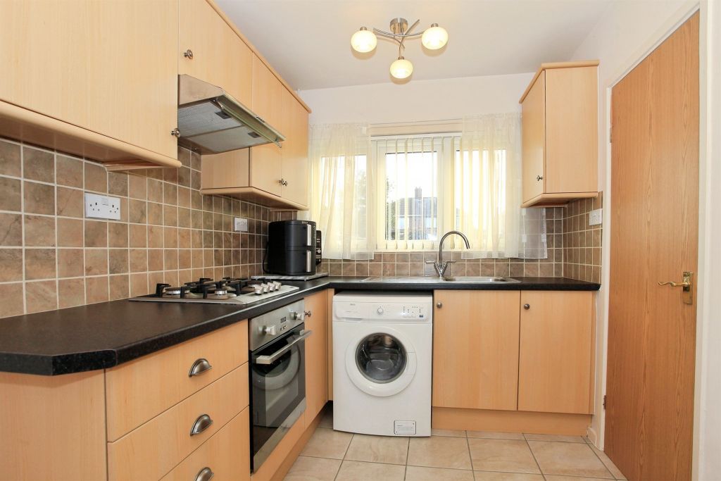 Property photo 3 of 23 Kitchen