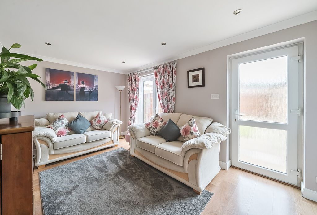 Property photo 3 of 18 1301752-6-684c676...