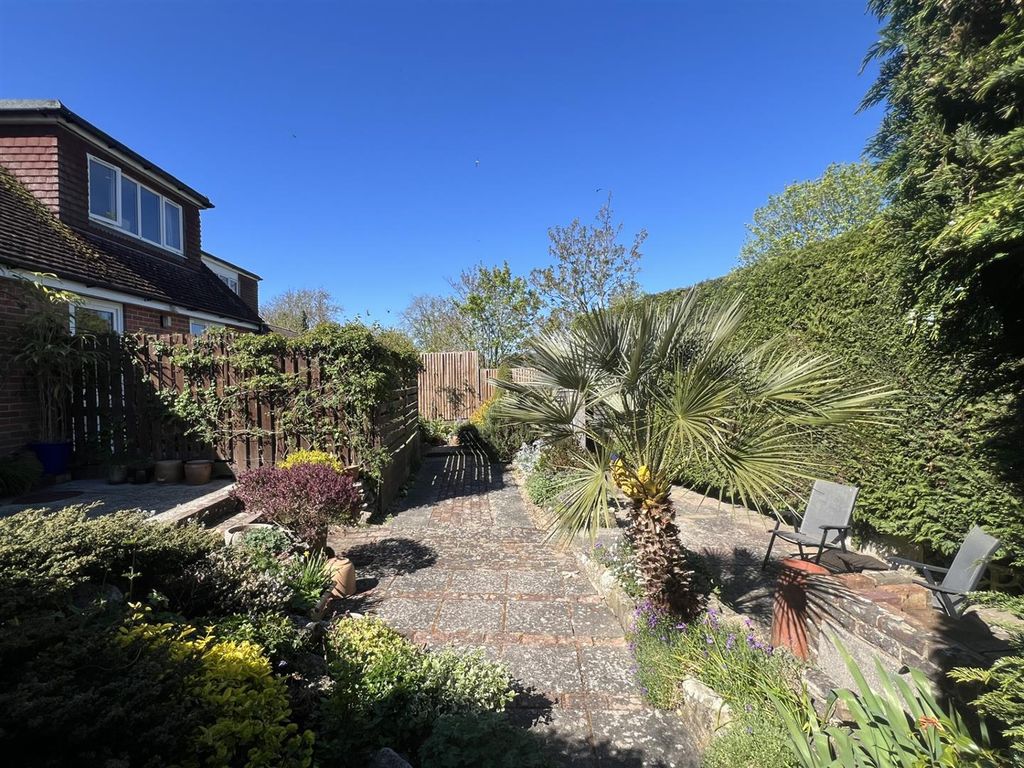 Property photo 2 of 22