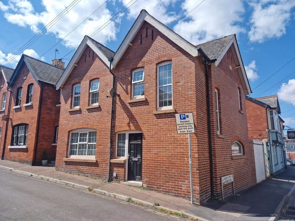 Property photo 1 of 13