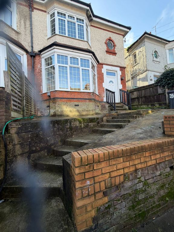 Property photo 1 of 5 Room