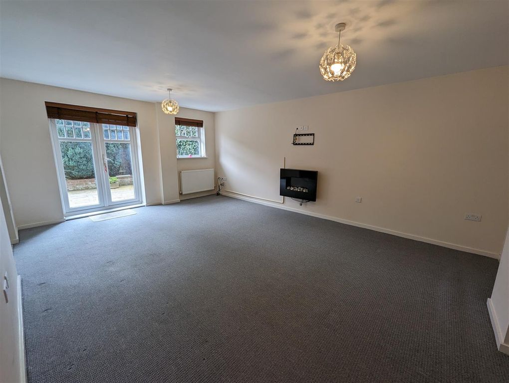 Property photo 2 of 12 Lounge/Dining Room