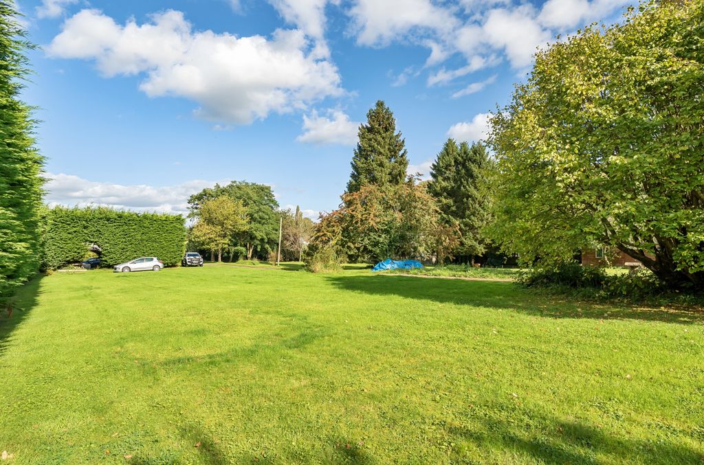 Property photo 2 of 8