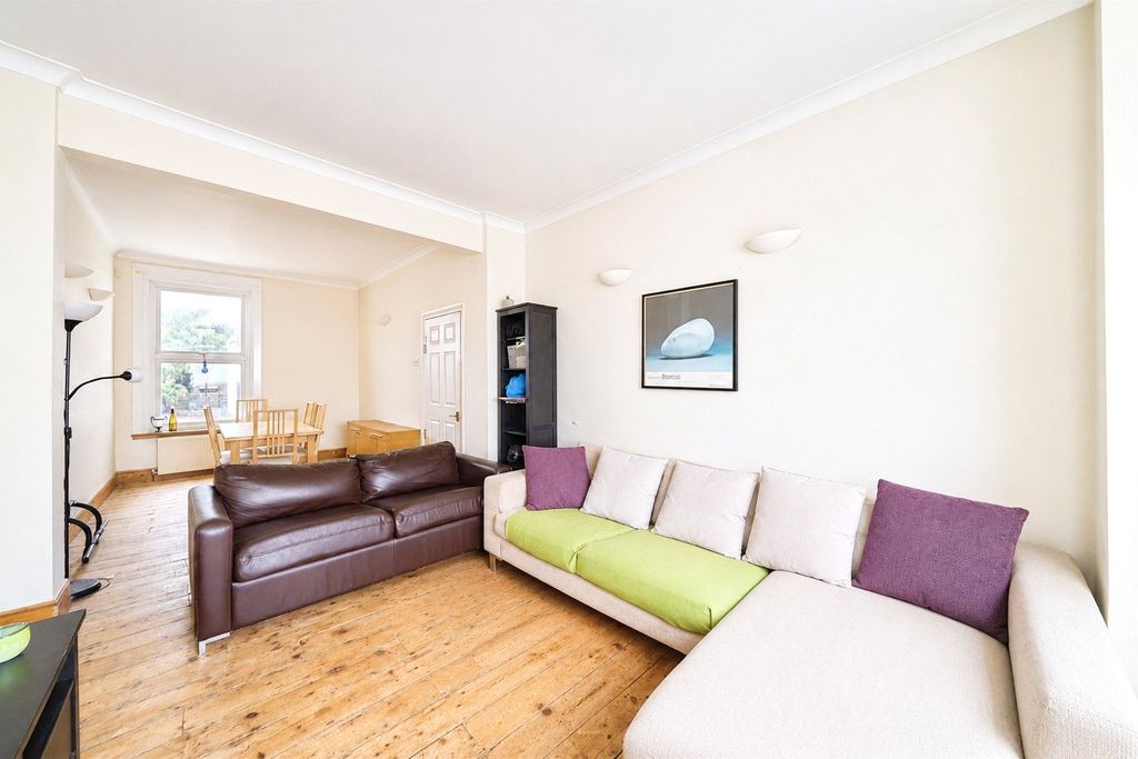 Property photo 2 of 9 Picture No. 32