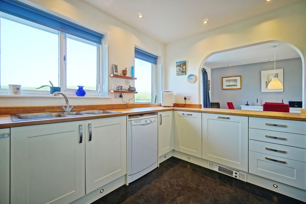 Property photo 2 of 22 Kitchen