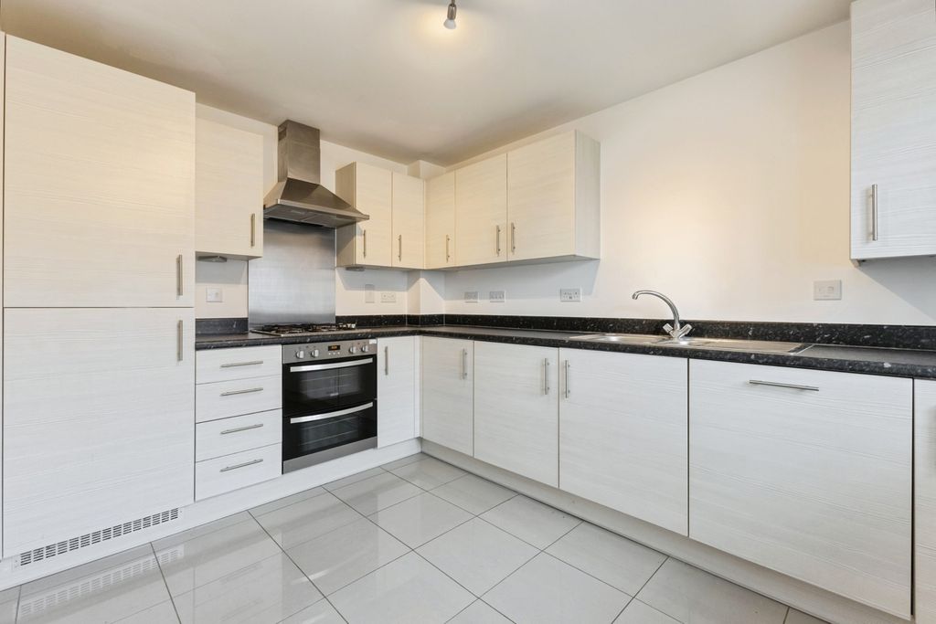 Property photo 2 of 16 Pbox-Img.Jpg