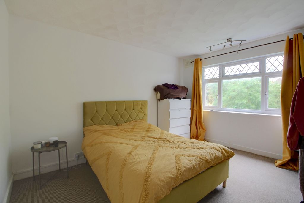 Property photo 2 of 8 Bedroom