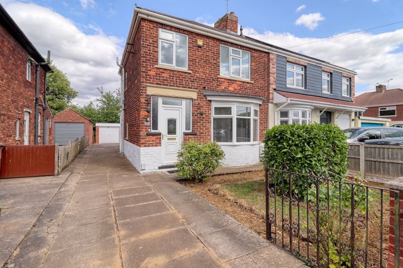 Property photo 1 of 16 Frontal