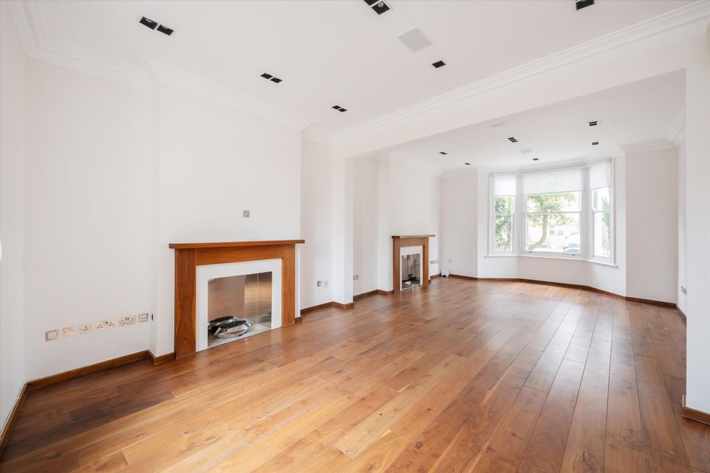 Property photo 2 of 20 Image