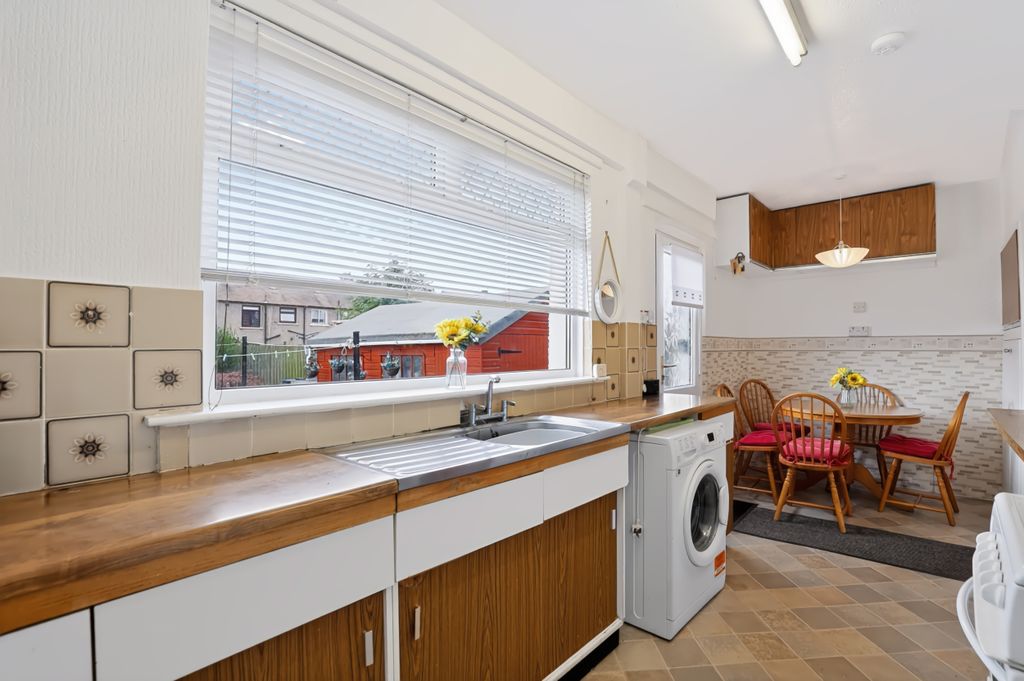 Property photo 3 of 31