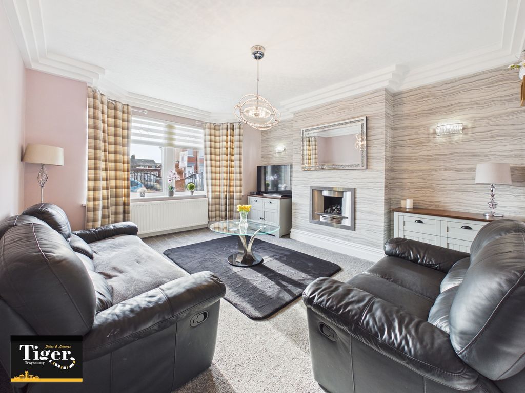 Property photo 3 of 30 Cam03440G0-Pr0523-Still032