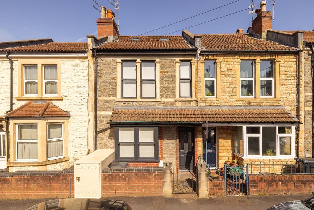 Property photo 2 of 34 Char0070.Jpg