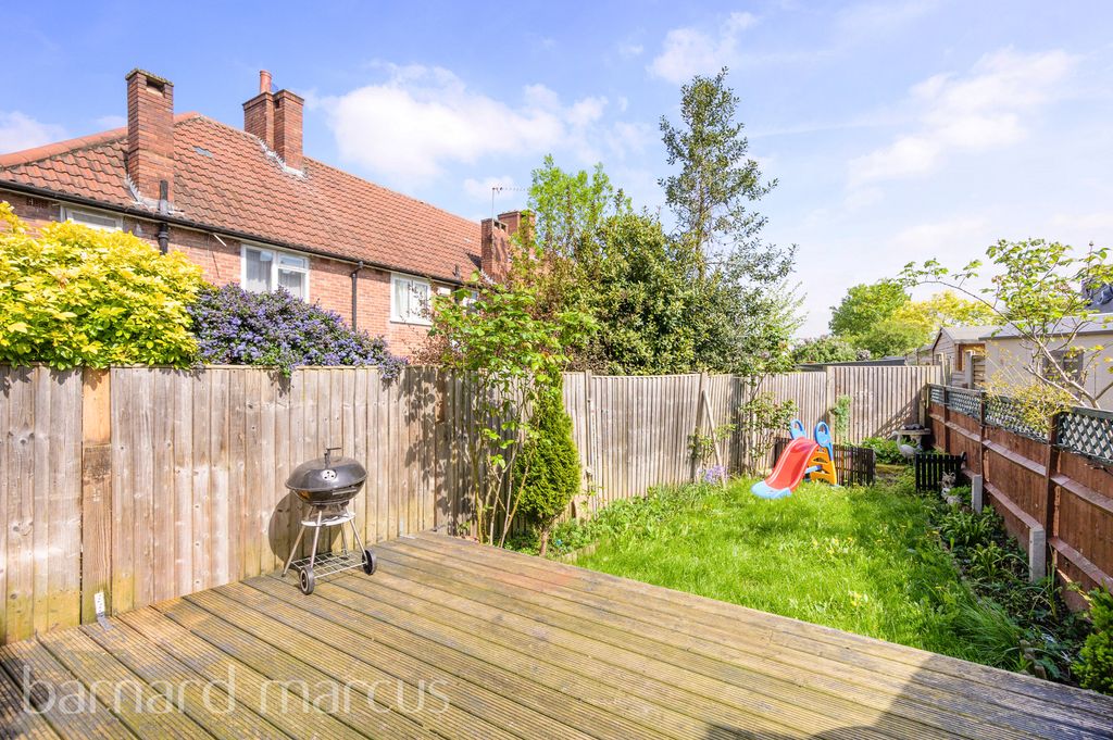 Property photo 2 of 7 Garden