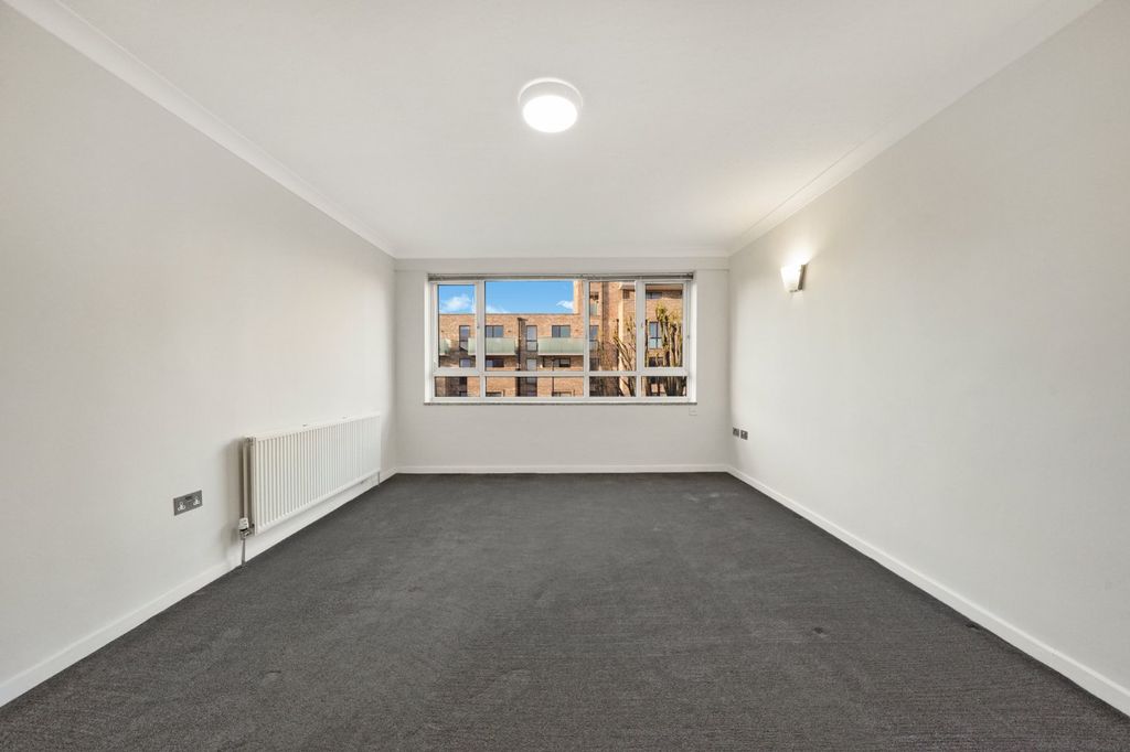 Property photo 2 of 25 Picture No. 93