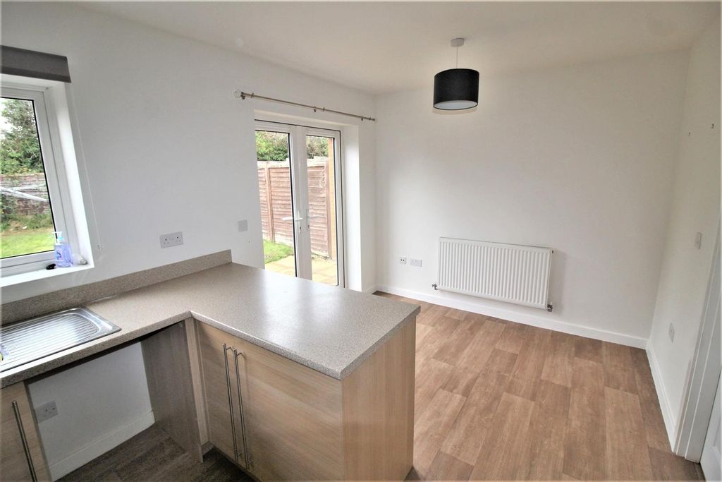 Property photo 3 of 9 Dining Area