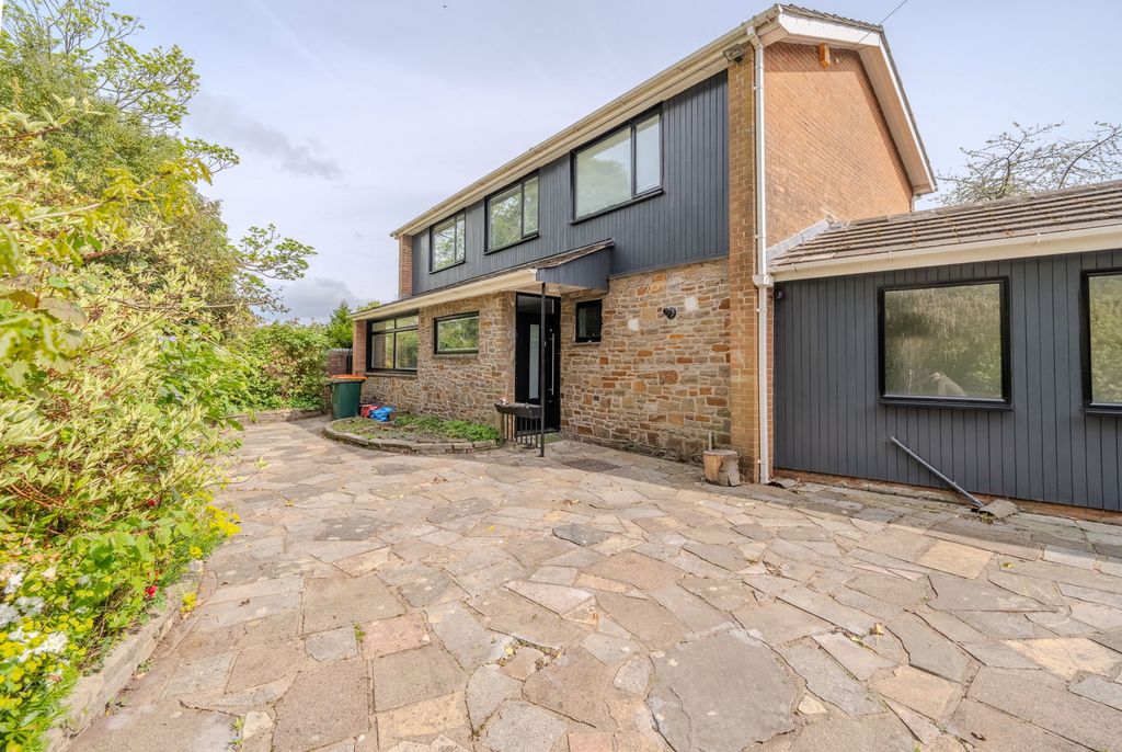 Property photo 1 of 27