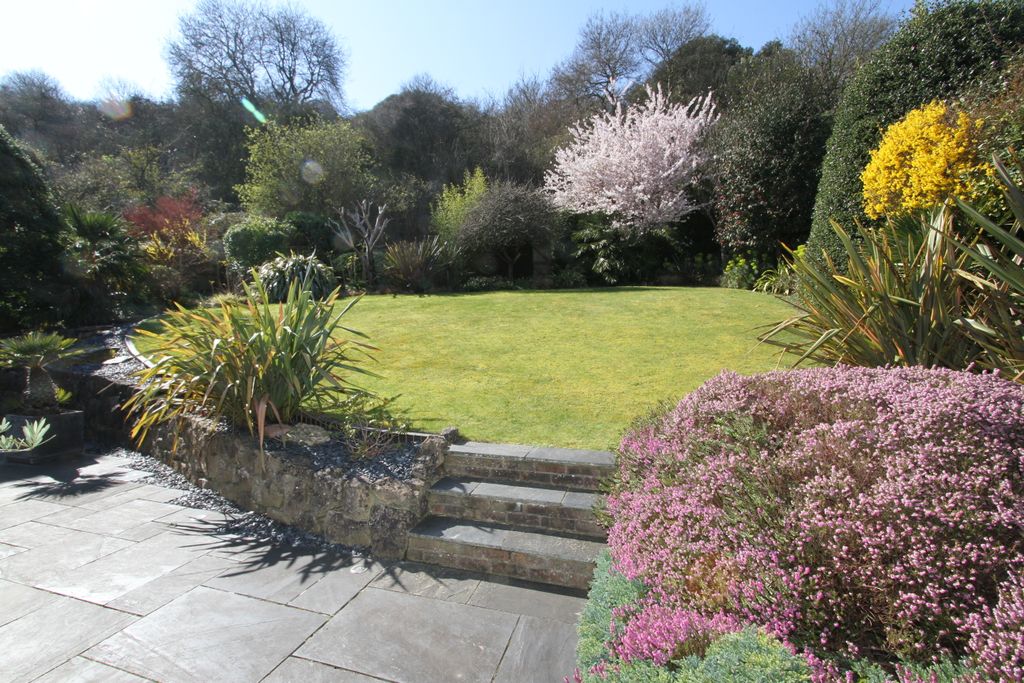 Property photo 2 of 32