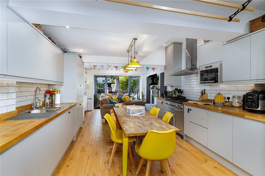 Property photo 2 of 10 Picture No. 06