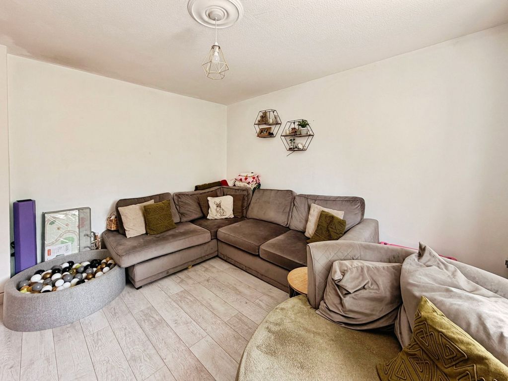 Property photo 3 of 16