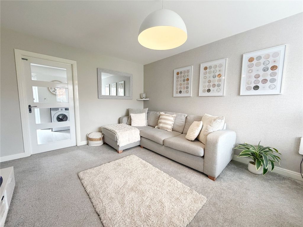 Property photo 3 of 22 Picture No. 05