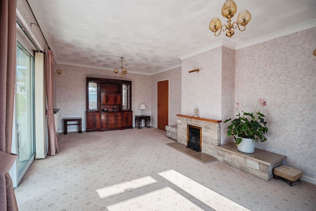 Property photo 2 of 21