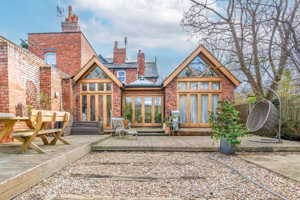Property photo 1 of 31