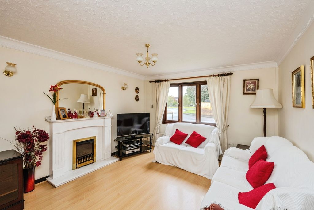 Property photo 2 of 17 Photo