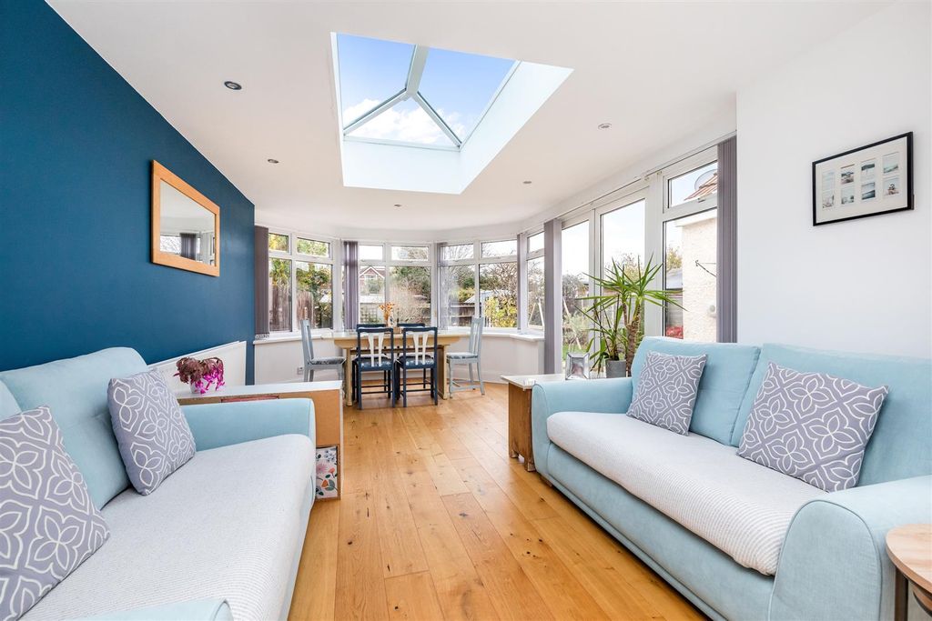 Property photo 1 of 9 Durrington Lane-8.Jpg