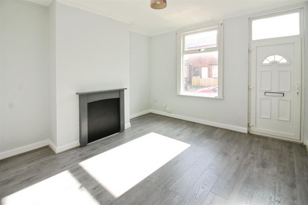 Property photo 3 of 12 Living Room