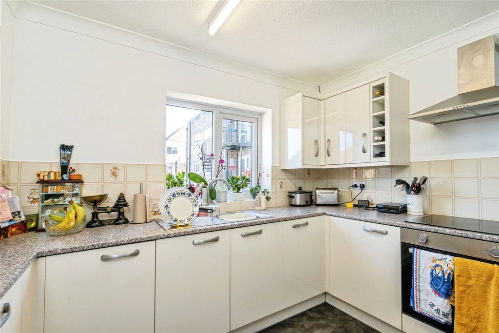 Property photo 3 of 13 Picture No. 02