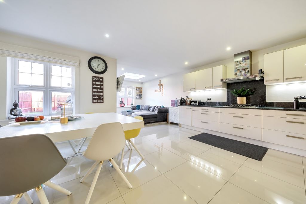 Property photo 2 of 18 1075867 (23)