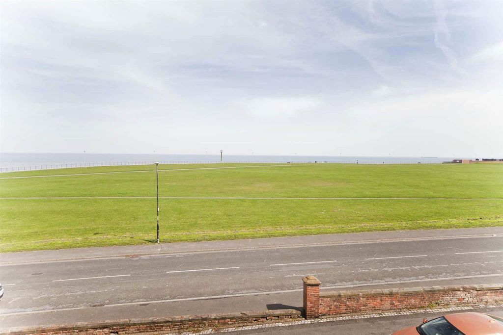 Property photo 1 of 28