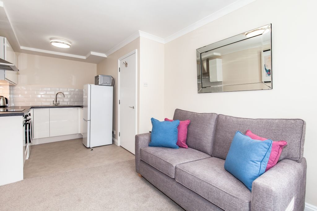 Property photo 2 of 8 90860