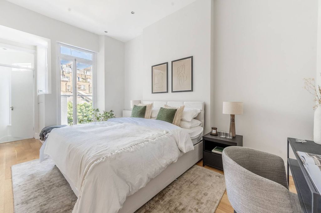 Property photo 3 of 26