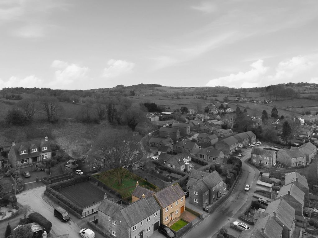 Property photo 2 of 40