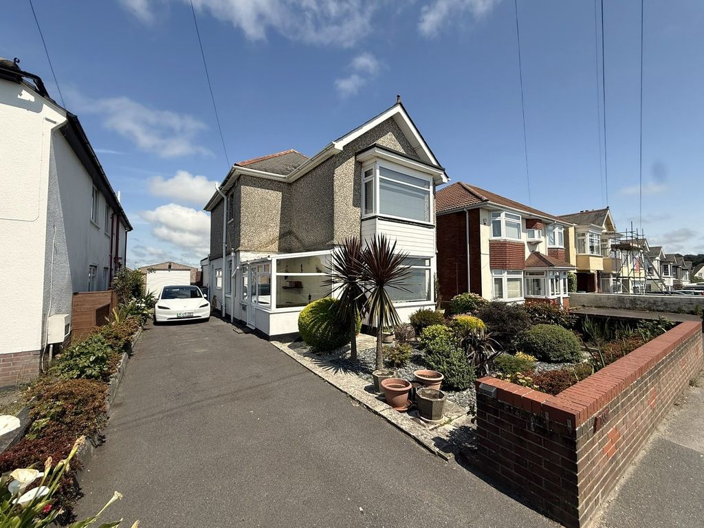 Property photo 1 of 33