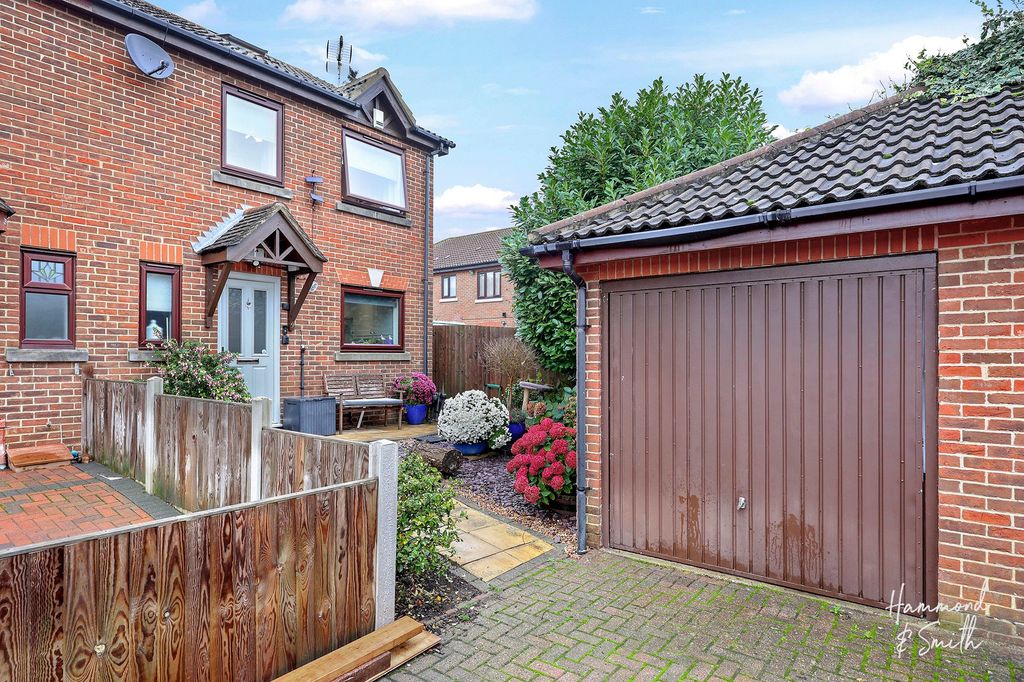 Property photo 1 of 20