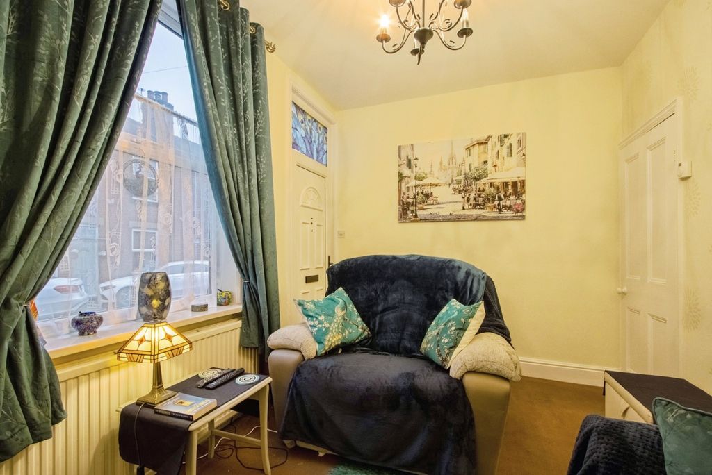 Property photo 2 of 17 Pbox-Img.Jpg