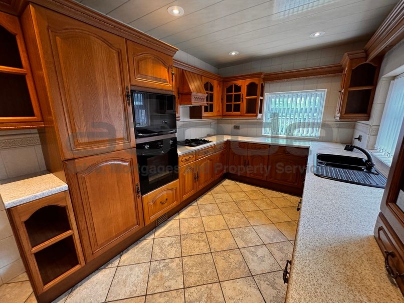 Property photo 2 of 31