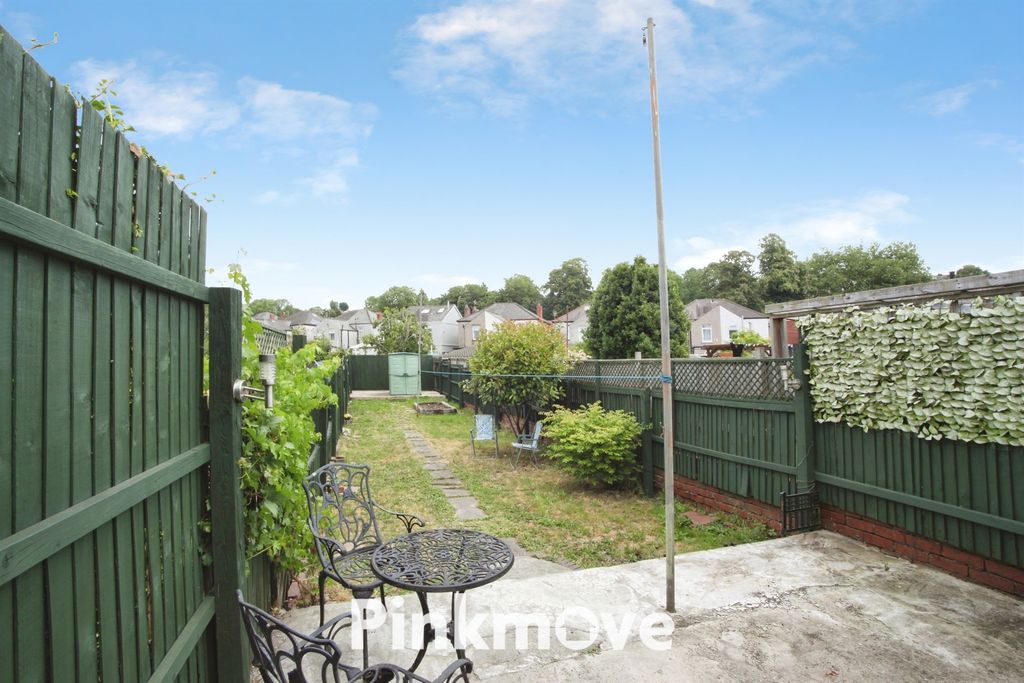 Property photo 3 of 17