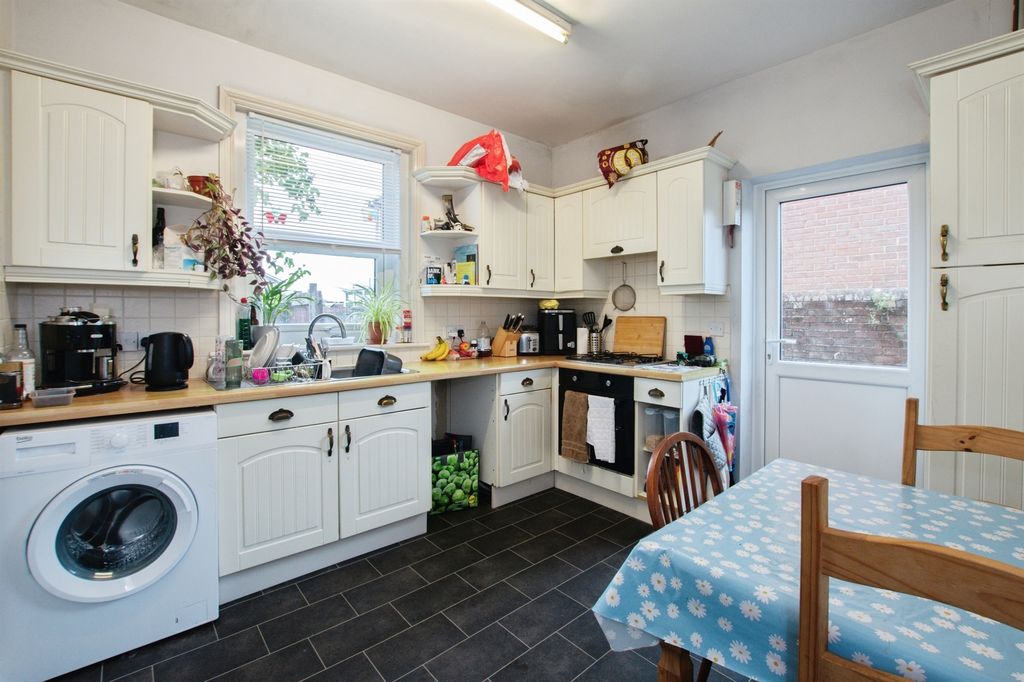 Property photo 3 of 20