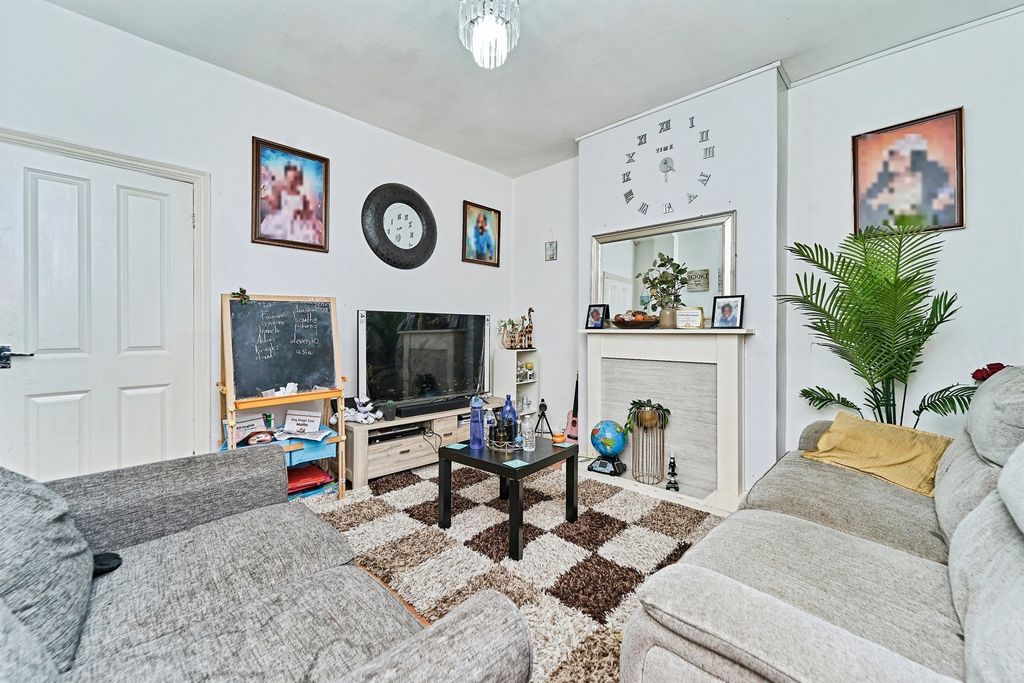 Property photo 2 of 16