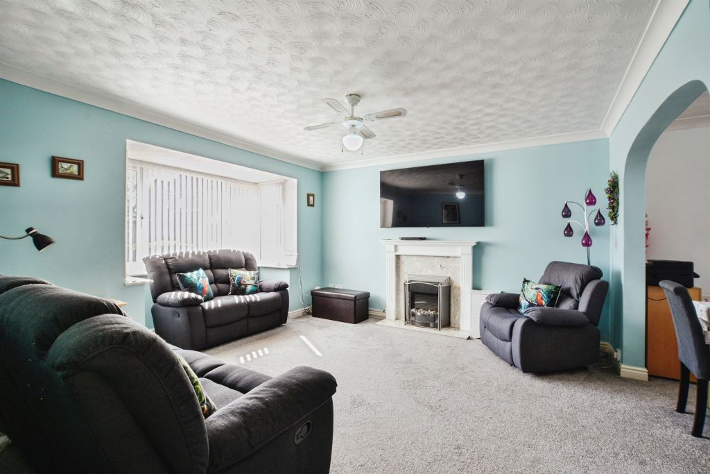 Property photo 3 of 16