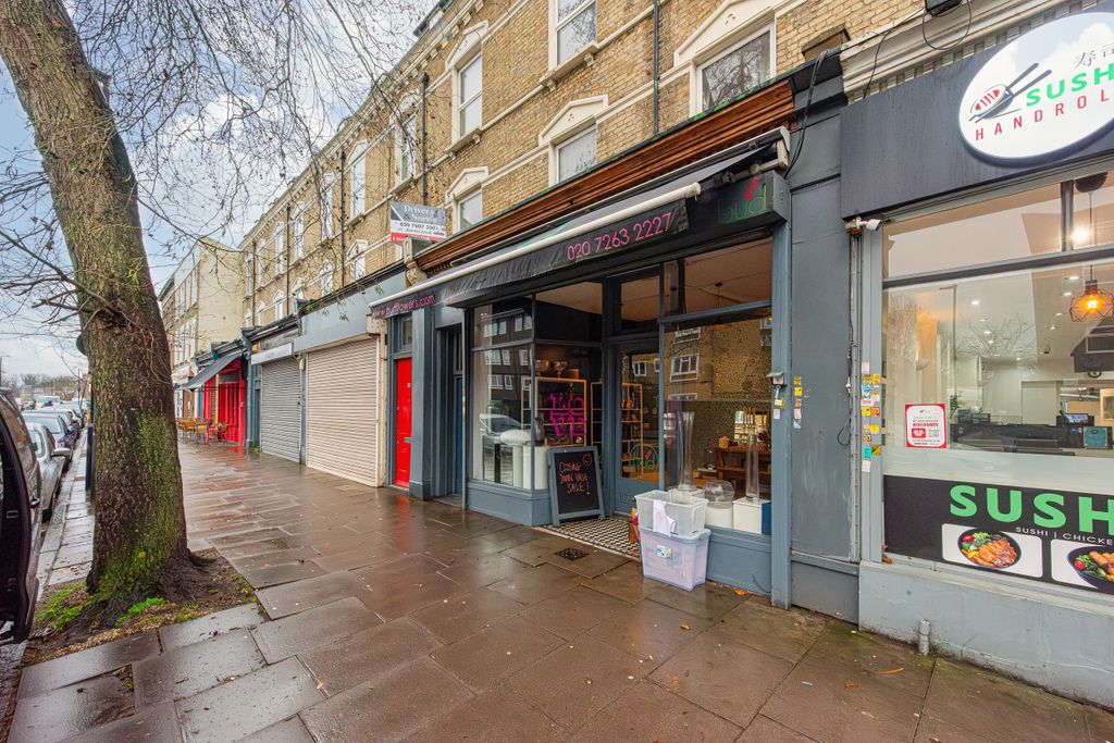 Property photo 1 of 12 Tollington Park 150-014